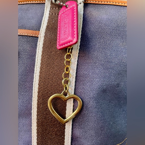 Vintage Coach Denim Hamptons Tote #4498 & Coach Poppy Bag Charm - Picture 11 of 17